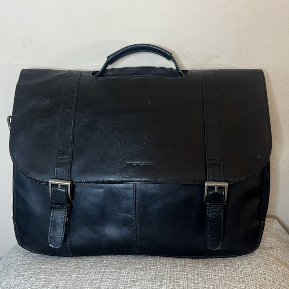 Samsonite Colombian Black Messenger Leather Flapover‎ Bag
